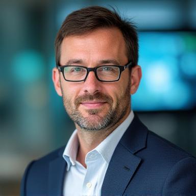 Portrait professionnel de Marc Petit.